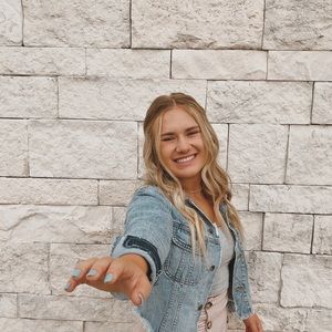 Meet your Posher, Sydnee